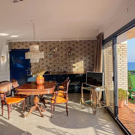 Apartment Seaview Palace *